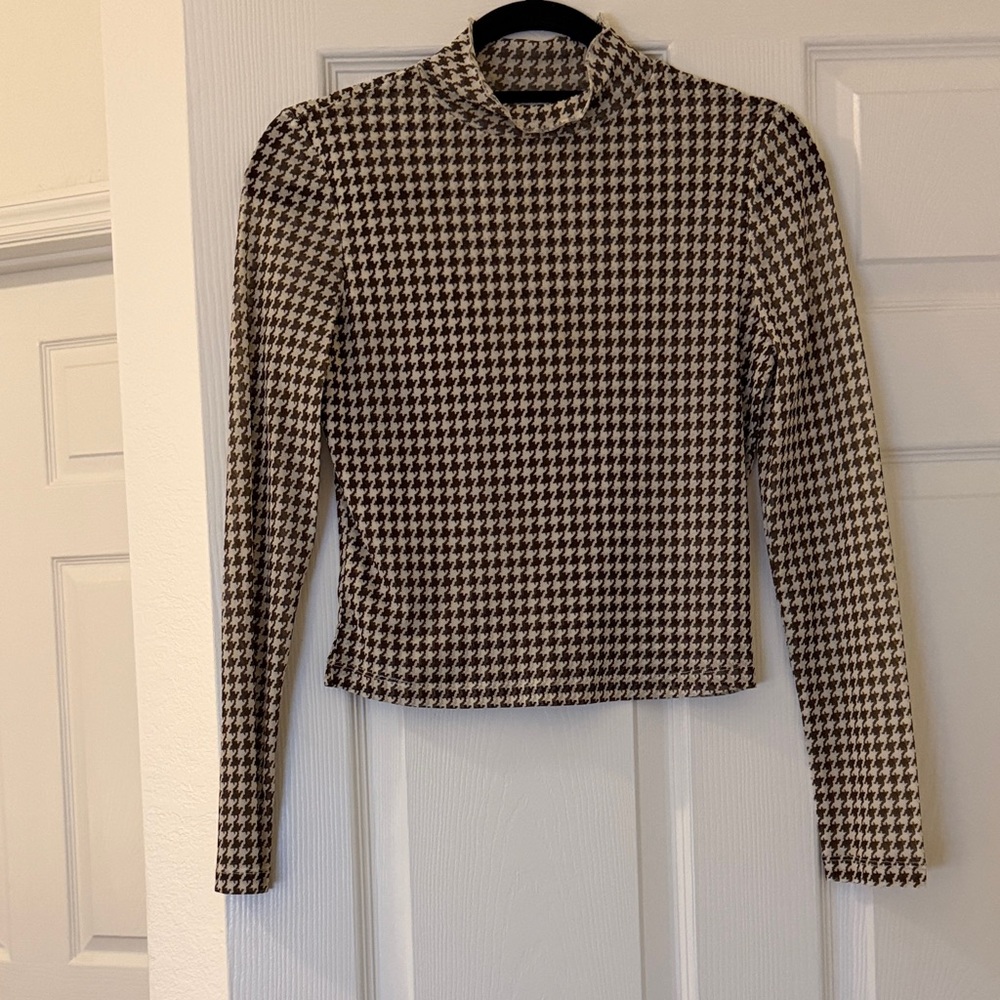 Mesh Houndstooth Mock Neck Long Sleeve - Brown and White